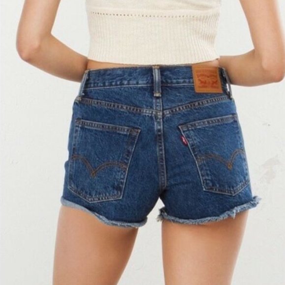 Levi's High Rise Wedgie Shorts - Size 29 - Picture 2 of 4